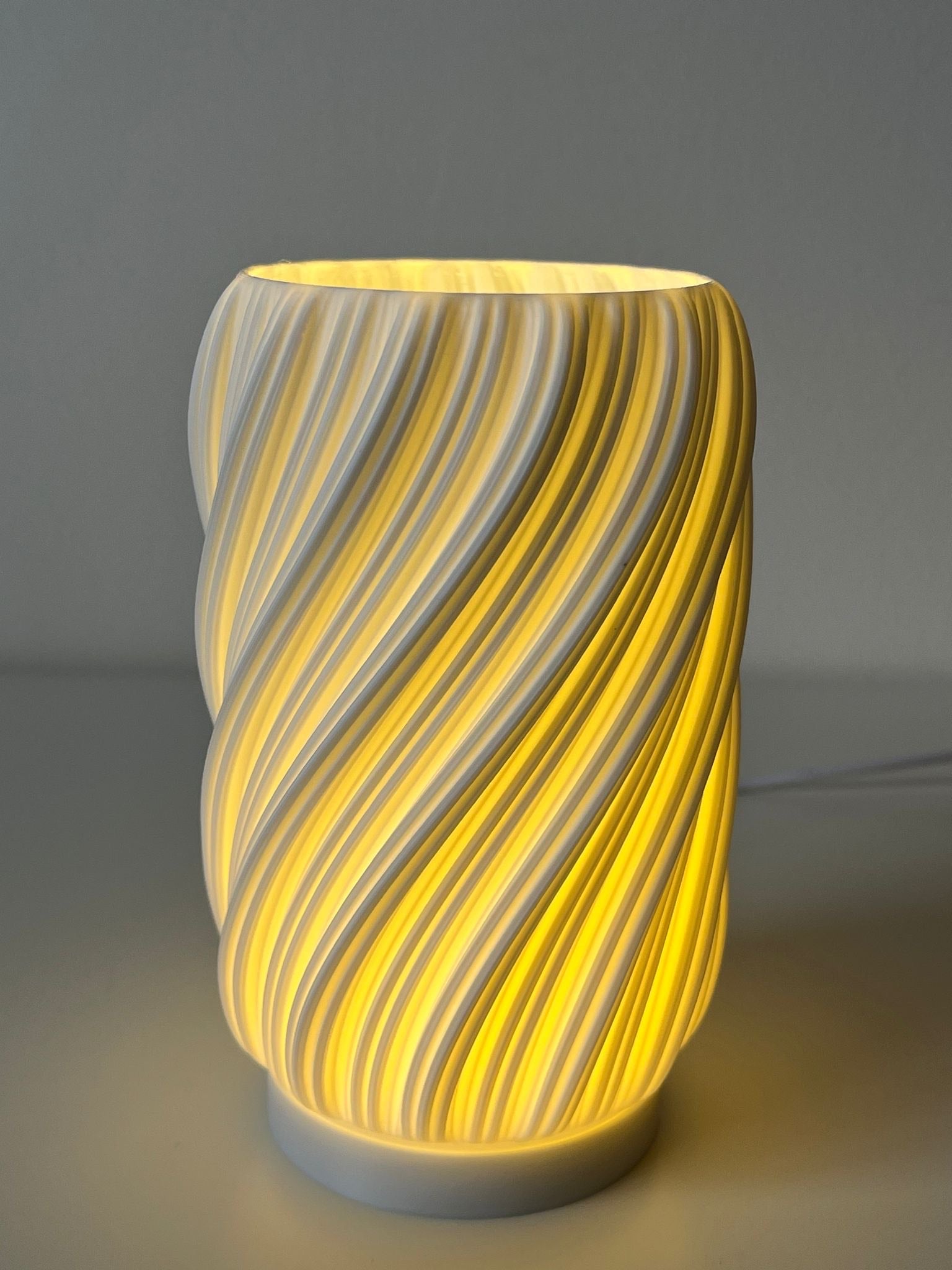 Briséa Lampe blanche